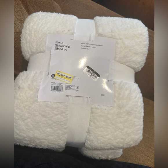 New Faux Shearling Blanket Full/Queen 88"X92 - Picture 3 of 5